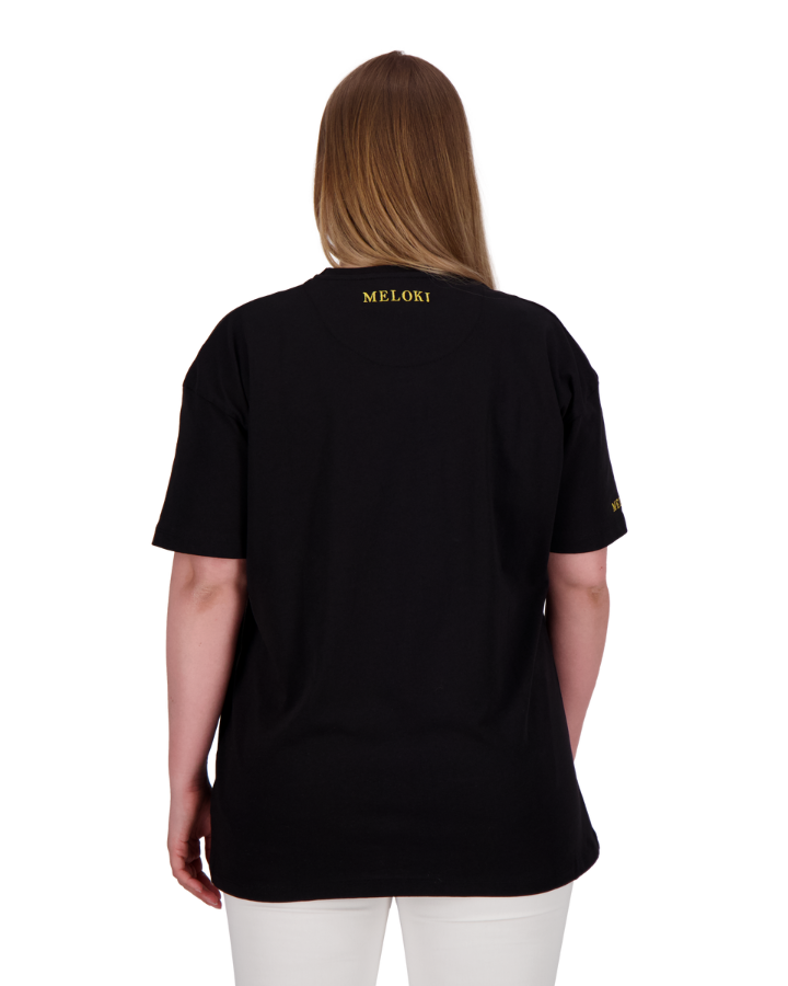 Schwarzes Damen Oversize T-Shirt mit goldenem Farbfleck in trendigem Design - bequem und stilvoll