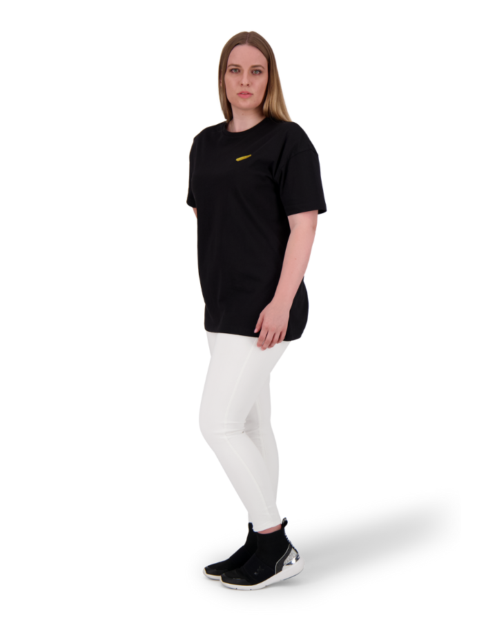 Lässiges MELOKI Oversize T-Shirt mit goldenem Farbfleck und mit lockerer Passform - ein Must-have für entspannte Outfits