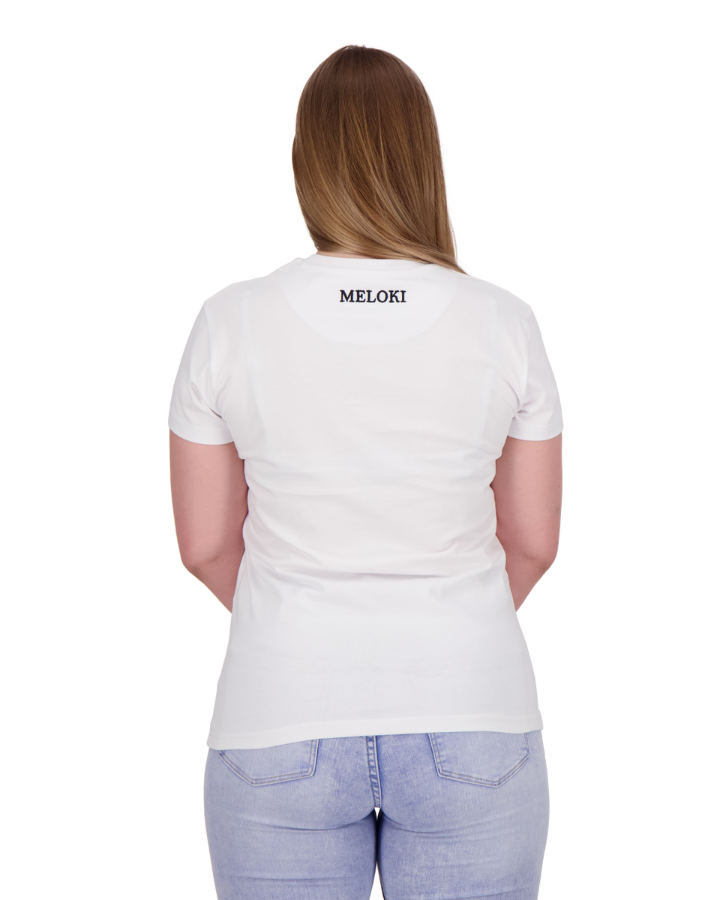 Weisses T-Shirt mit schwarzem Farbfleck von MELOKI - Spenden für Mensch und Tier im Glück, modisch, umweltfreundlich aus Bio-Baumwolle und ideal für Tierfreunde